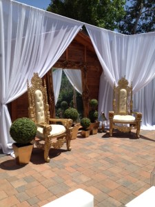 GOLD GOTHIC THRONE CHAIRS